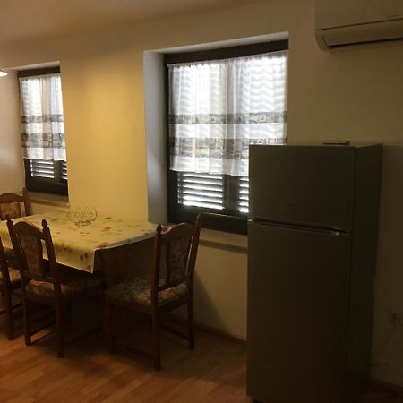 Ara-Aradi Apartment Baska  Ngoại thất bức ảnh