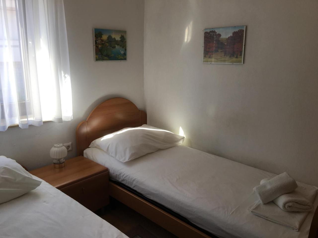 Ara-Aradi Apartment Baska  Ngoại thất bức ảnh